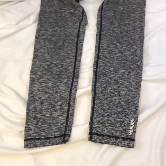 Reebok Athletic Black Heathered Leggings Size Medium - Picture 3 of 10